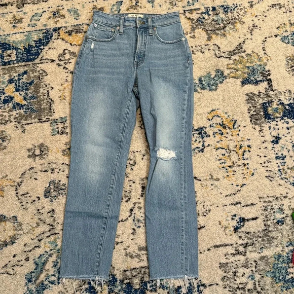 Madewell Curvy Perfect Vintage Jean: Coney Wash - Destroyed Edition - Picture 6 of 13